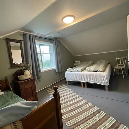 Holiday home Koselig Hus Med Strandlinje