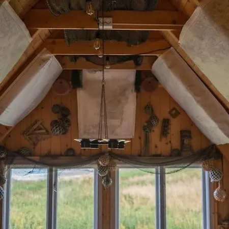Holiday home Koselig Hus Med Strandlinje