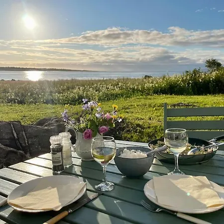 Holiday home Koselig Hus Med Strandlinje *
